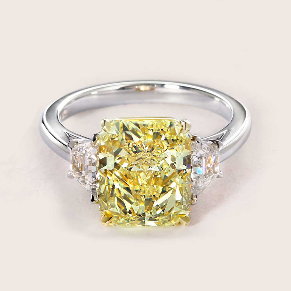 Ring Fancy Yellow Diamond